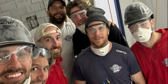 Die Spieler packen beim Projekt gleich selber mit an.