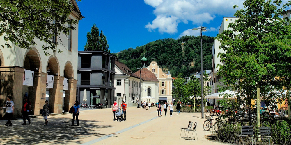 In der Vorarlberger Gastronomie, wie hier in Bregenz darf man ab dem 10. Juni wieder bis zu acht Personen an einem Tisch versammeln 