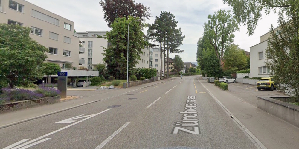 Der Einbau eines lärmarmen Belags auf rund 600 Metern der Zürcherstrasse in Rapperswil sorgt nachts für Verkehrseinschränkungen. (Archivbild)
