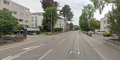 Der Einbau eines lärmarmen Belags auf rund 600 Metern der Zürcherstrasse in Rapperswil sorgt nachts für Verkehrseinschränkungen. (Archivbild)