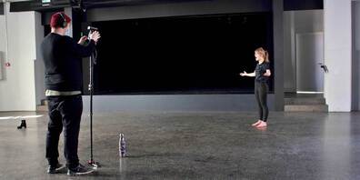 In ihrem Fabrik*Stream präsentiert Anne Gisler drei Monologe als drei unterschiedliche Frauen.