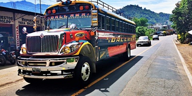 Die Busse in Guatemala sind eindrücklich  – und ihre Fahrer kennen keine Furcht. 