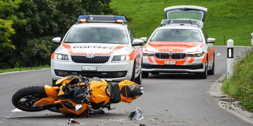 Die Petitionäre schlidern in ihrem Antrag auch einige der immer wieder passierenden Unfälle auf der Hulfteggstrasse. 
