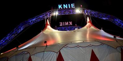 Bis 7. Juni auf dem Sechseläutenplatz: Spannung und Show unter dem Knie–Châpiteau.