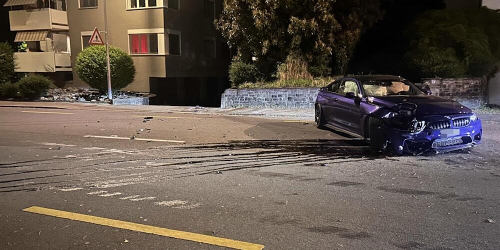 Totalschaden auf der Kniestrasse: die Polizei traf ein Bild der Verwüstung an.
