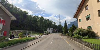 Auf dem 630 Meter langen Abschnitt der Ziegelbrückstrasse zwischen Winkeln und Rütispitz wird der Deckbelag instandgesetzt. (Archivbild)