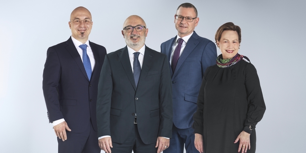 Marco Zeloni, Senior Kundenberater; Enrico Perotto, Leiter Niederlassung Lachen; Michael Rüegg, Leiter Niederlassung Rapperswil; Martina Bigliardi Möhr, Leiterin Marktgebiet Zürichsee (v.l.n.r.).