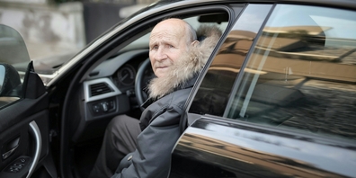 Die Autoren der Studie empfehlen den Einbezug von Fachleuten und national einheitliche Regelungen für Fahrtauglichkeitsprüfungen. (Symbolbild)