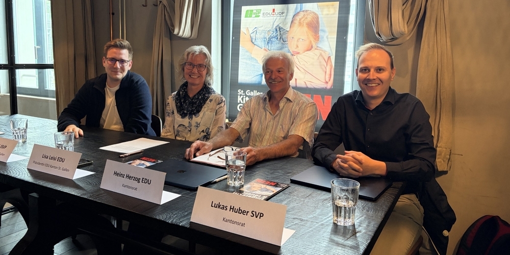 Argumentieren gegen das Kita-Gesetz: (v.l.n.r.) Kevin Loosli, JSVP, Lisa Leisi, Heinz Herzog, beide EDU, und Lukas Huber, SVP.