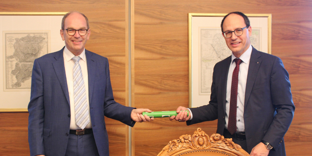 Wechsel des Regierungspräsidenten: Bruno Damann (l.) und Marc Mächler. 