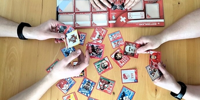 In diesem Jahr ein besonders teures Vergnügen: Mit 48 Mannschaften an der WM wird auch das Panini-Album dicker.