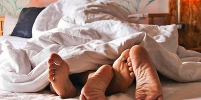 Die Befragten haben öfter Zärtlichkeiten ausgetauscht, mehr Humor in ihr Sexleben gebracht, sich gegenseitig im Bett wieder neu kennengelernt und Hemmungen voreinander verloren.