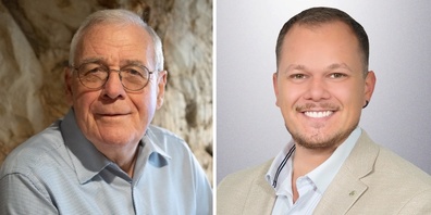 Bruno Glaus (r.) aus Uznach schildert die Gründe, weshalb er Martin Dilla im Gemeinderat sehen will.