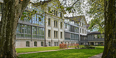 Das ehemalige Pflegezentrum in Uznach wird zum kantonalen Asylzentrum.