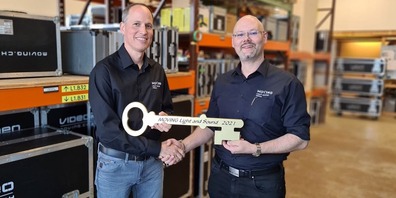 Thomas Gemperle (links) übergibt an Martin Schöbi