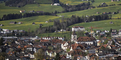 In Appenzell Innerrhoden kann der gesetzliche Grenzabstand zum Nachbargrundstück bei Sanierungen in Zukunft unter bestimmten Voraussetzungen unterschritten werden.