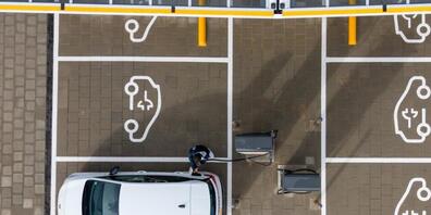 Ein Kritikpunkt der neuen Motorfahrzeugsteuer: Benachteiligt der Kanton St.Gallen Elektroautos, da sie wegen der Batterie schwerer sind? (Archivbild)