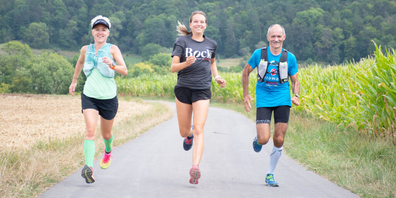 Gemeinsam mit Simone Honegger (l.) und Walter Gnädinger absolvierte ich die 72 Kilometer und 1600 Höhenmeter der Dichterpfad Trophy erfolgreich.