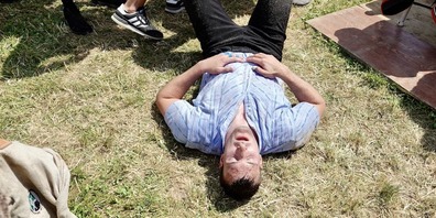 Schwingen ist Spitzensport. Ein erschöpfter Damian Ott nach seinem Sieg im 5. Gang.