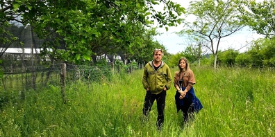 Durch die SBB Servicegleisanlage würden wertvolle Obstbäume vernichtet. Ein Irrsinn, finden Daniel Rohr und Nicole Fritschi.