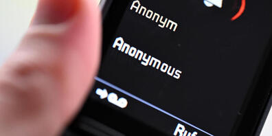 Ein 21-jähriger Mann ist in Suhr als mutmasslicher Telefonbetrüger festgenommen worden. (Symbolbild)