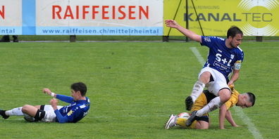 Die Widnauer (re. Diego Liechti) kamen über den Kampf ins Spiel