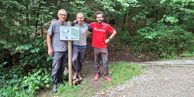 Die drei ZO-Biketrails-Vorstandsmitglieder Markus Gwerder, Thomas Suter und Uli Marek (von links) freuen sich über den Baubeginn des Nordholz-Trails.