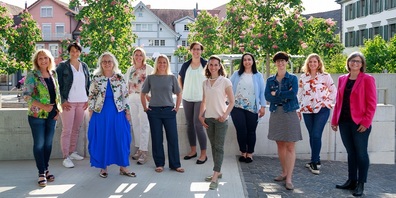 Der Vorstand des Frauennetzes in neuer Zusammensetzung (v.l.):: Regula Marti, Brigitte Eigenmann, Silvia Galli Aepli, Barbara Künzle, Monika Sahli, Bettina Mattes, Jeannine Kobler, Pakize Sönmez, Simone Künzle, Martina Müri und Andrea Sterchi.