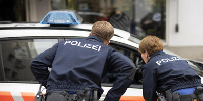 Die Kantonspolizei St. Gallen hat vom Freitagabend bis Samstagmorgen sieben fahrunfähige oder alkoholisierte Lenker gestoppt. (Symbolbild)