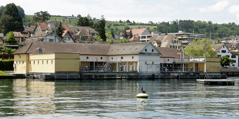 Die Aussenwände der Bretterbadi werden nach der Sanierung rosa sein.