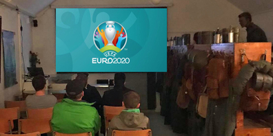 Fussball in der alten Festung schauen – das ist ja mal was anderes.