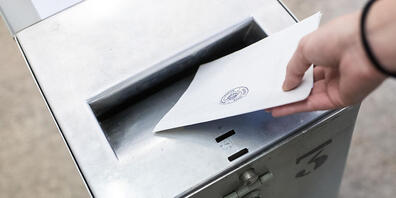 Der St. Galler Kantonsrat will von einem kommunalen Stimm- und Wahlrecht für die ausländische Bevölkerung nichts wissen. Er lehnte am Dienstag eine Motion der Grünen klar ab (Symbolbild).