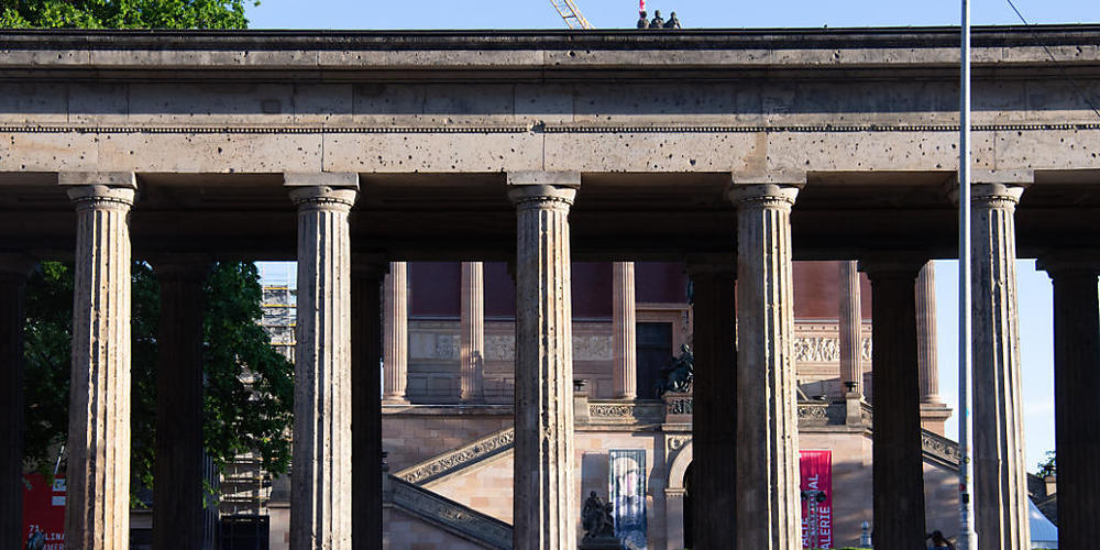 Die Sommerausgabe der Internationalen Filmfestspiele wird mit dem Film "The Mauritanian" heute eröffnet. Der Film wird im Freiluftkino auf der Museumsinsel gezeigt. Die Berlinale läuft bis 20. Juni. Foto: Paul Zinken/dpa-Zentralbild/dpa Foto: Paul...