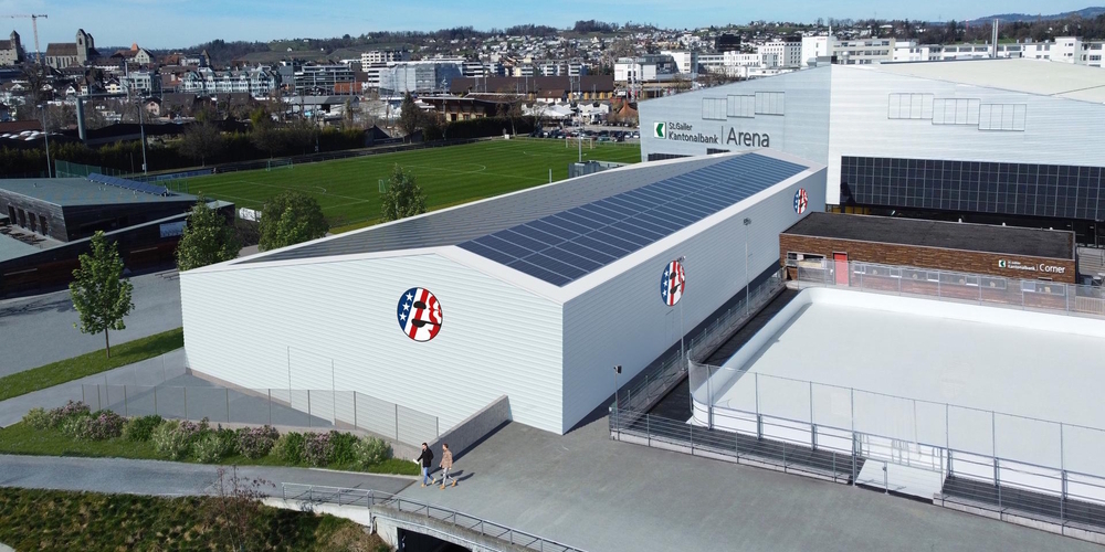 Stimmen die Aktionäre erneut der Kapitalerhöhung zu, könnte die Lakers-Trainingshalle in Rapperswil bis Herbst 2028 fertiggestellt sein. (Visualisierung)