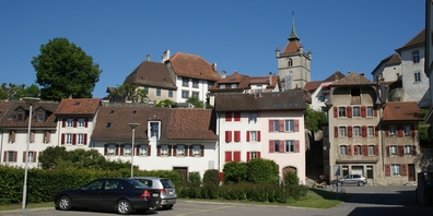Blick auf die mittelalterliche Altstadt von Estavayer, der neuen Partnergemeinde Eschenbachs aus der Romandie. (Archivbild)