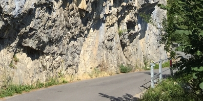 In der vierten Juniwoche ist die Betliserstrasse ab Lago Mio an fünf Tagen je viermal für bis zu zwei Stunden in beide Richtungen gesperrt. (Archivbild)
