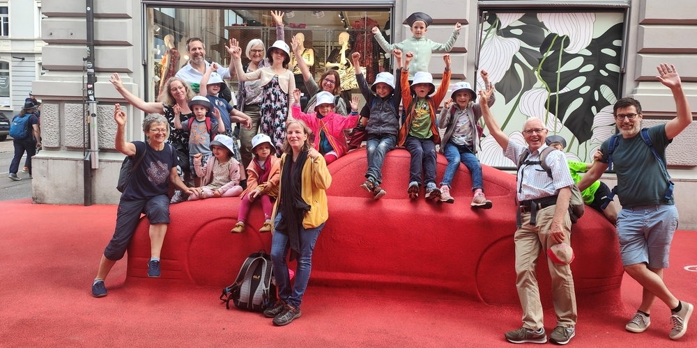 Das erste Kirche Kunterbunt Familienfest bot den Familien aus dem Gaster einen fröhlichen, bunten und generationenübergreifenden Tag.