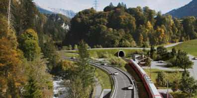 Nach dem Umbau fährt die Rhätische Bahn beim heutigen Bahnhof Fideris in einen neu erstellten, 1377 Meter langen Tunnel. (Visualisierung)