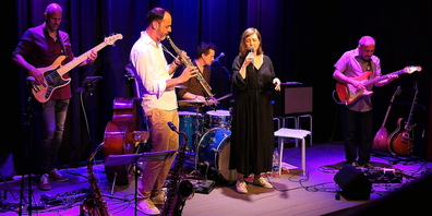 Peter Lenzin und Band stellten in der «Bühne Marbach» ihre neue CD «Here and now» vor