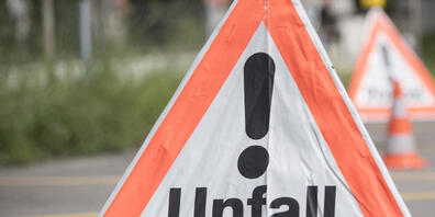 Ein 60-jähriger Velofahrer ist nach einem schweren Unfall am Dienstag in Wädenswil im Spital verstorben. (Symbolbild)