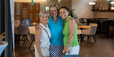 Starkes Trio: Stiftungsratspräsidentin Brigitte Oertli (m.) mit Monika Hess (l.) und Maria Walliser. 