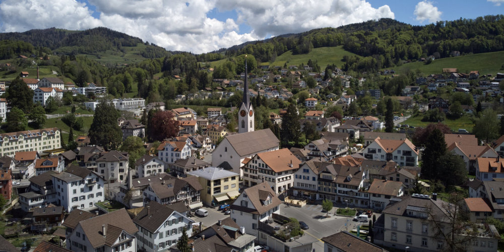 Die Gemeinde Wald ZH gehört gemäss Marktbericht zu den attraktivsten Gemeinden im Kanton Zürich in Sachen Wohnen. (Archivbild)