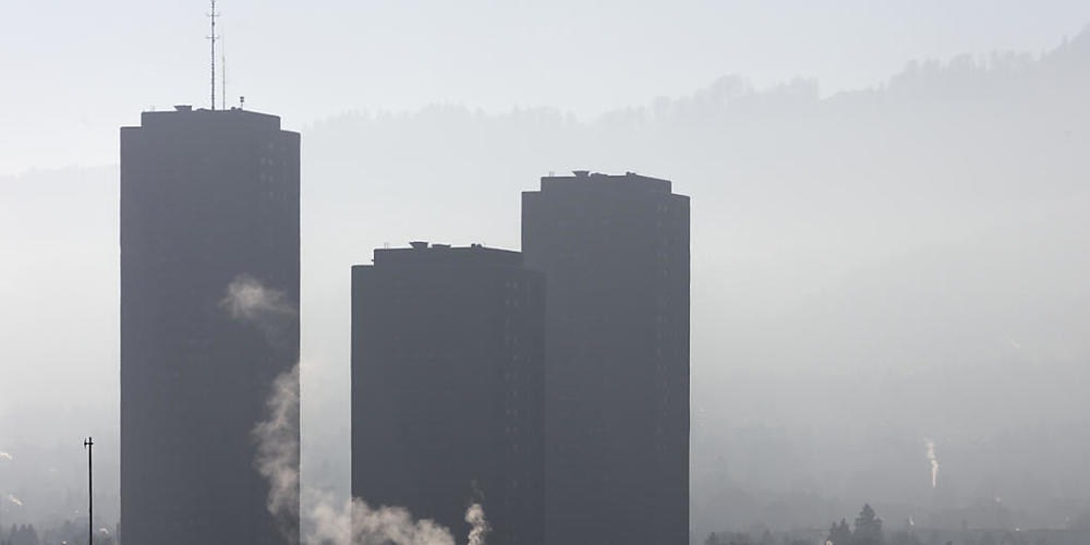 Die Schweizer Stimmbevölkerung hat das revidierte CO2-Gesetz und damit neue Massnahmen für die Senkung des Treibhausgasausstosses abgelehnt. (Symbolbild)