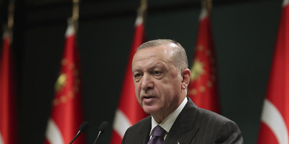 ARCHIV - Recep Tayyip Erdogan, Präsident der Türkei, spricht im Anschluss an eine Kabinettssitzung bei einer Pressekonferenz. Foto: --/Turkish Presidency/AP/dpa - ACHTUNG: Nur zur redaktionellen Verwendung und nur mit vollständiger Nennung des vor...