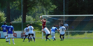 Der Uzwiler Goalie Timon Waldvogel war in der ersten Halbzeit stark beschäftigt.