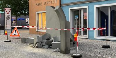 Das in Rheineck schlicht «Torbogen» genannte Eingangstor zur Hauptstrasse, das ist nicht mehr. 