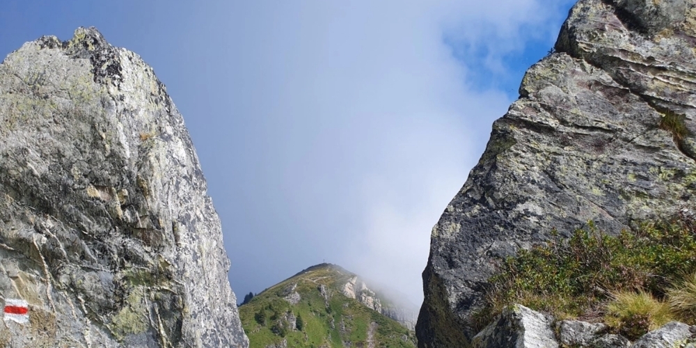 Steinreiche-Wanderung-zum-Garmil