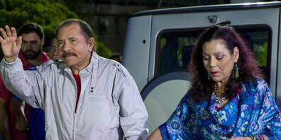 ARCHIV - Daniel Ortega, Präsident von Nicaragua, und seine Frau Rosario Murillo kommen zu einer Pressekonferenz. Fünf Monate vor der Präsidentenwahl in Nicaragua sind gegen zwei weitere Oppositionspolitiker 90 Tage Untersuchungshaft angeordnet wor...