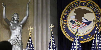Die Regierung von US-Präsident Biden will verstärkt und auf Ebene verschiedener Bundesbehörden gegen inländischen Terrorismus vorgehen. Foto: Win Mcnamee/Pool Getty Images North America/AP/dpa Foto: Win Mcnamee/Pool Getty Images North America/AP/dpa