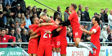 Die Zuschauer müssten im Stadion eine Maske tragen. Die Vereine versuchen dies umzusetzen, meist aber mit wenig Erfolg. 